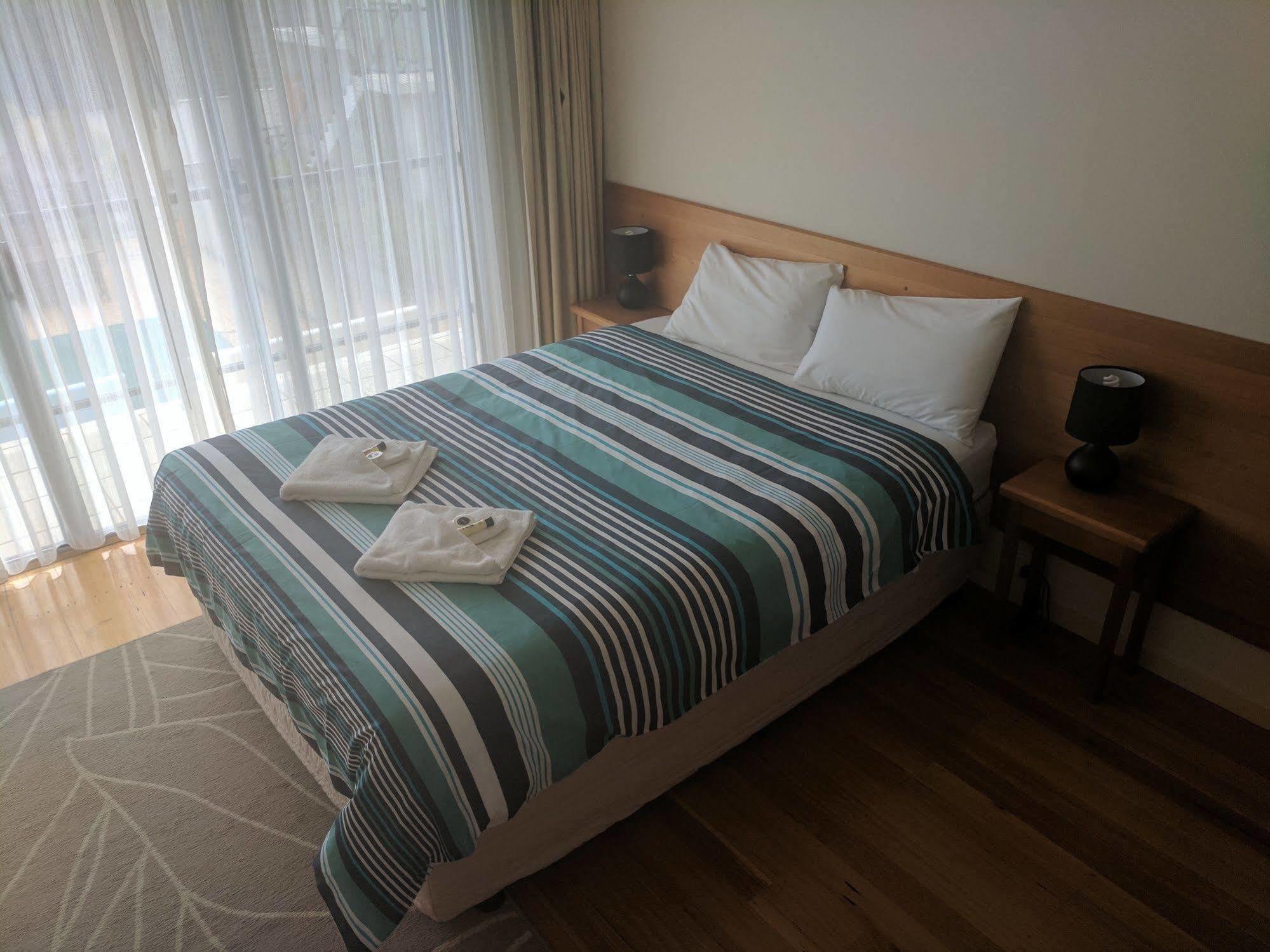 Metung Waters Motel And Apartments ภายนอก รูปภาพ