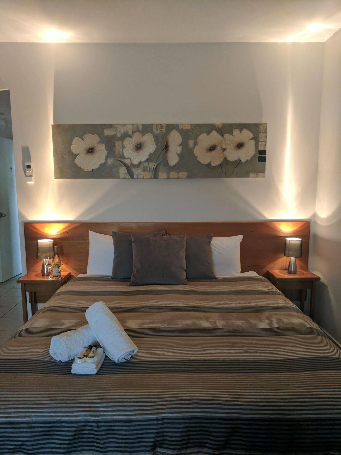 Metung Waters Motel And Apartments ภายนอก รูปภาพ