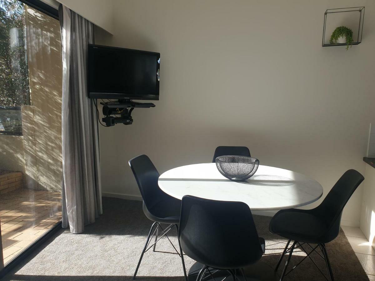 Metung Waters Motel And Apartments ภายนอก รูปภาพ